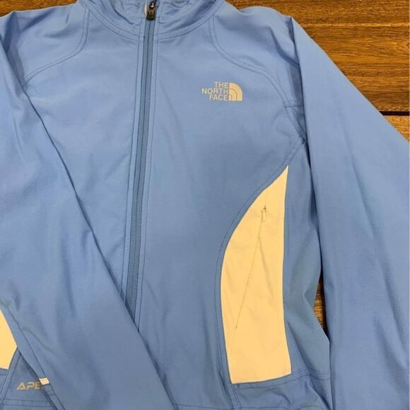 the NORTH FACE woman’s flight series shell. Periwinkle blue/white. Size Small. - Picture 2 of 10